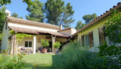 Grande maison de caractère au calme