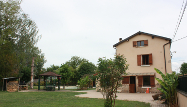 Maison 8 pièces 230 m2, 2100m2 terrain, piscine