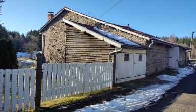 Maison en pierre avec grand jardin