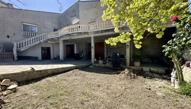 Maison Vigneronne avec Garages et jardin + Appartement