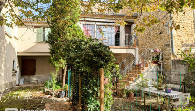 Appartement T2 en duplex avec cour, terrasse et dépendances