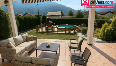 EXCLUSIVITÉ – Grande maison avec piscine et cinéma